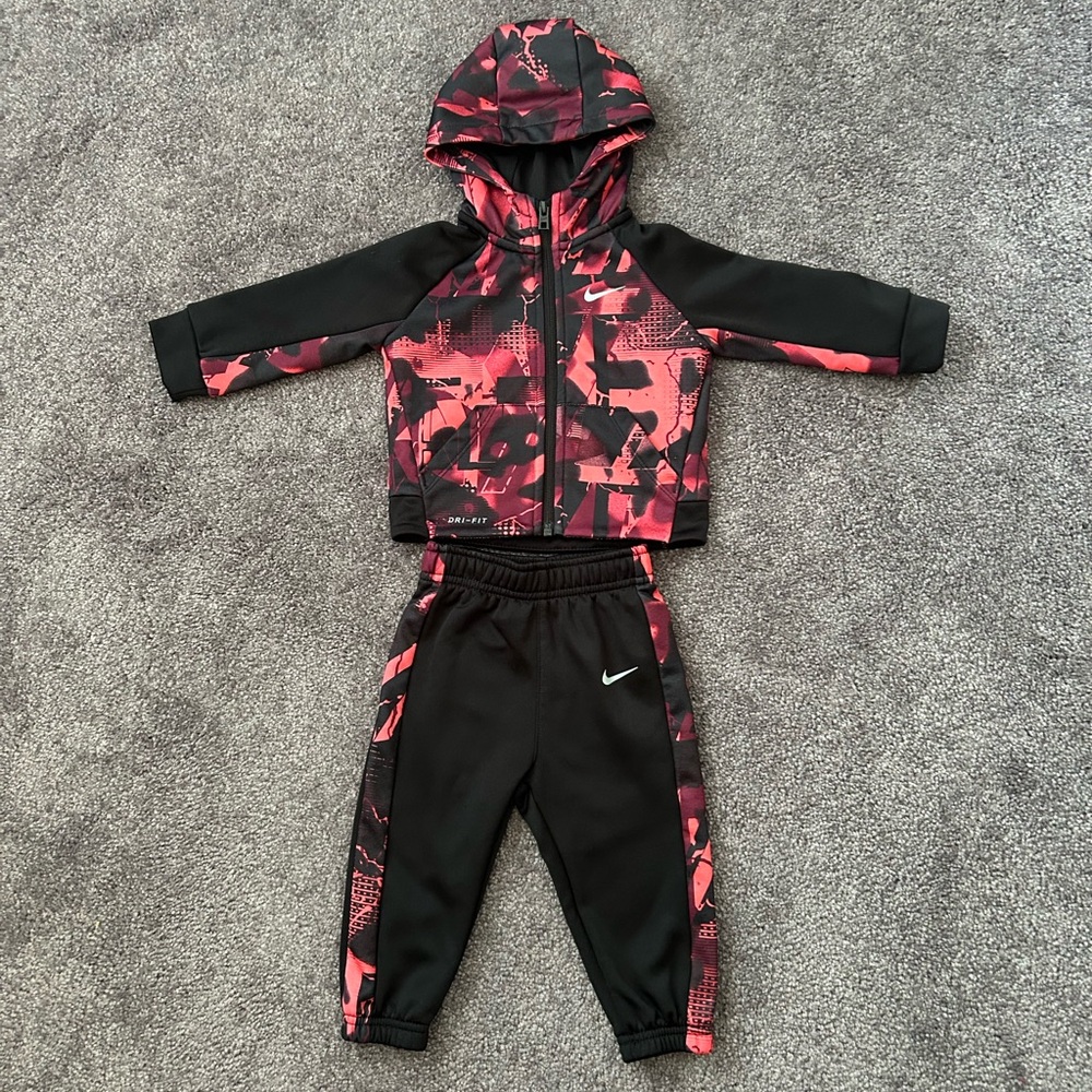 🎉HP🎉 Nike Baby Boy Outfit - 12 months